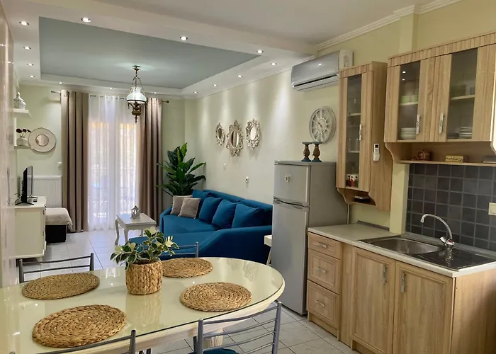 Olivia - Christine's House أفيتوس